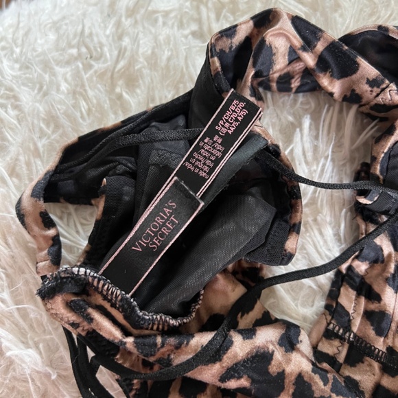 Victoria Secret Sports Bra - Picture 3 of 3